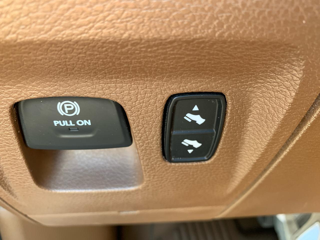 RAM 1500 Laramie 4x4 Crew Cab 5'7" Box 2019