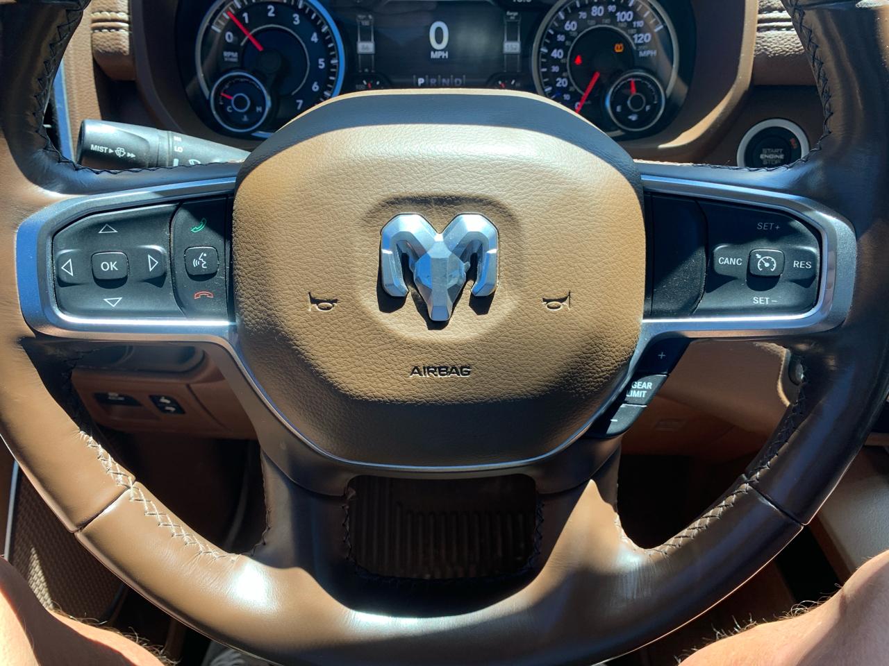 RAM 1500 Laramie 4x4 Crew Cab 5'7" Box 2019