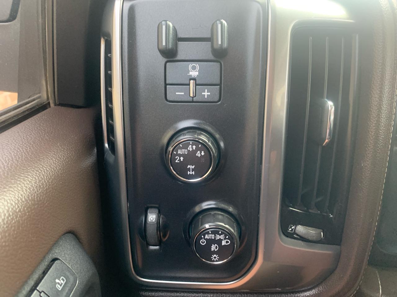 Chevrolet Silverado 1500 4WD Crew Cab 143.5" LTZ w/2LZ 2015