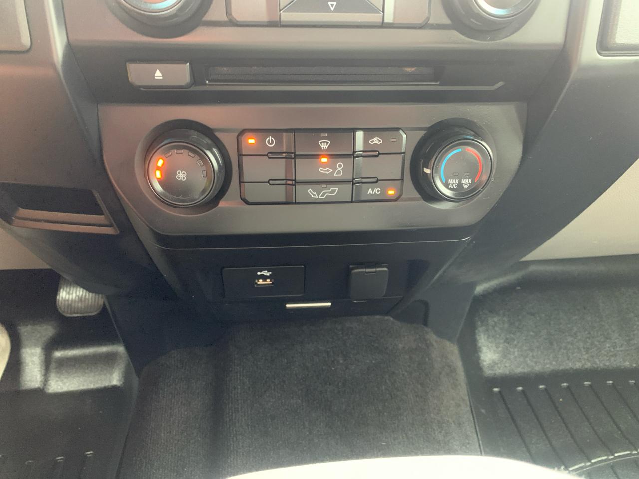 Ford F-150 2WD SuperCab 145" XL 2016