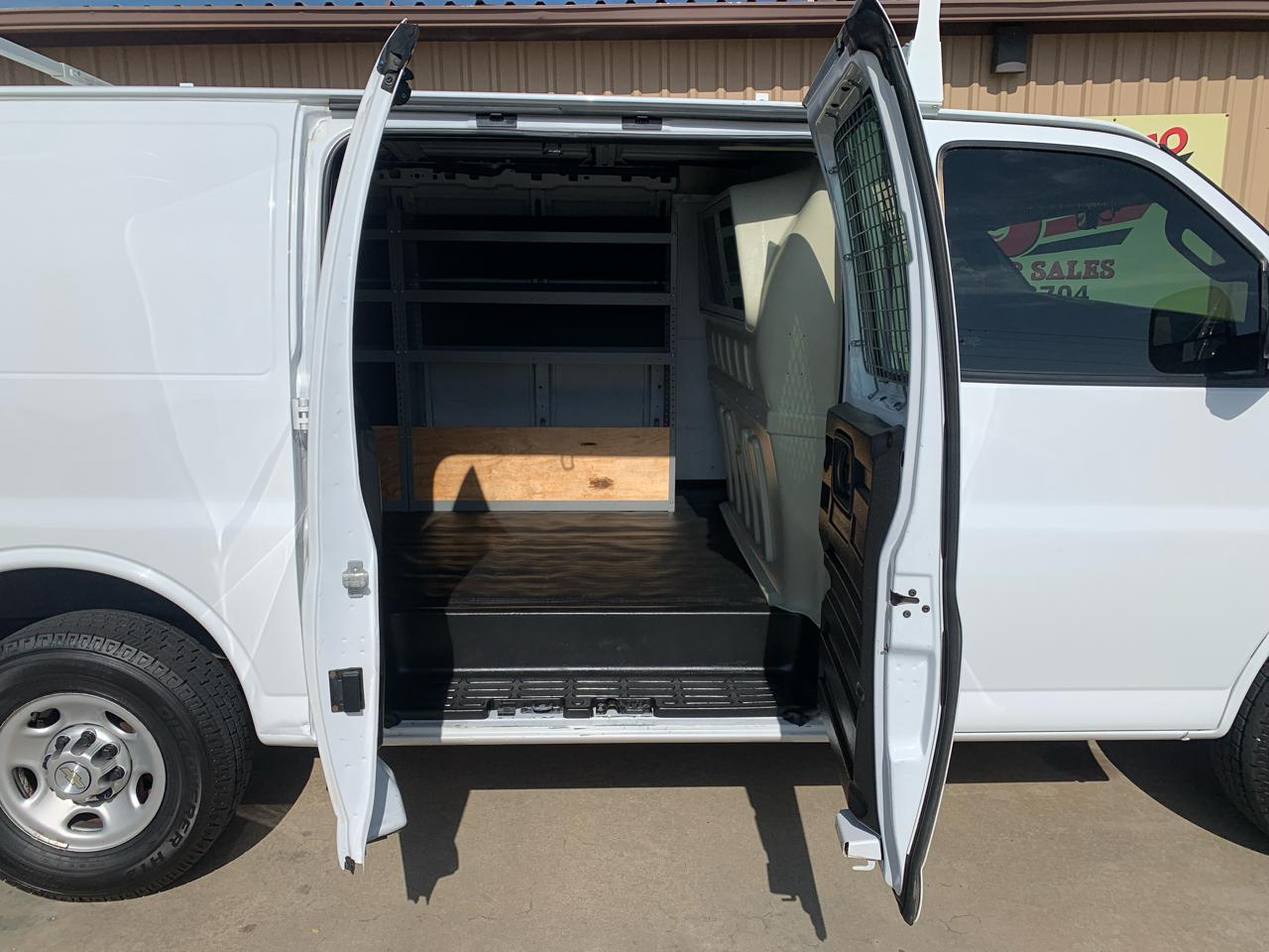 Chevrolet Express Cargo Van RWD 2500 135" 2021