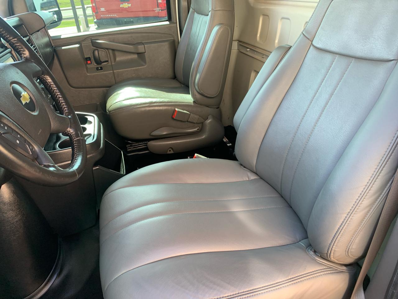 Chevrolet Express Cargo Van RWD 2500 135" 2021