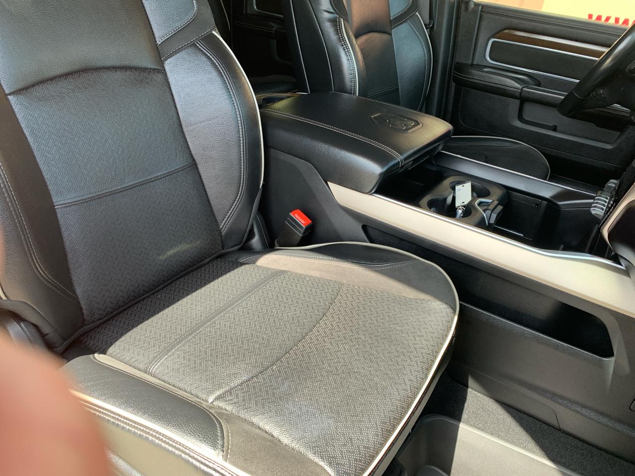 RAM 3500 Laramie 4x4 Crew Cab 8' Box 2022