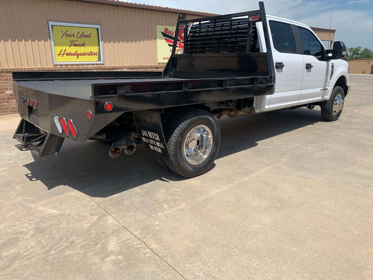 Ford Super Duty F-350 DRW XL 4WD Crew Cab 179" WB 60" CA 2017