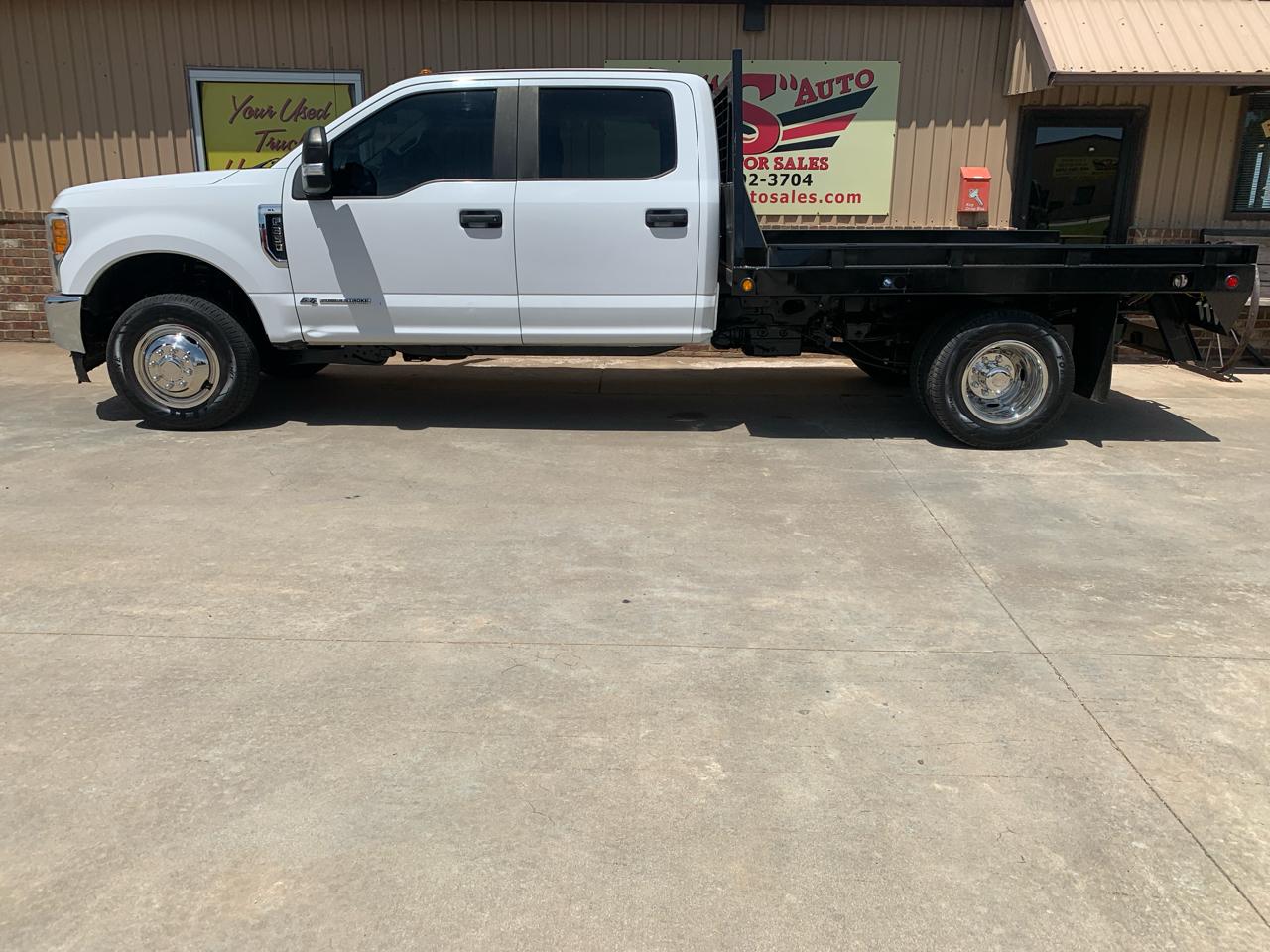 Ford Super Duty F-350 DRW XL 4WD Crew Cab 179" WB 60" CA 2017