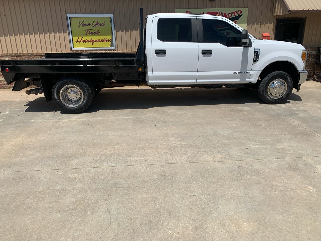 Ford Super Duty F-350 DRW XL 4WD Crew Cab 179" WB 60" CA 2017