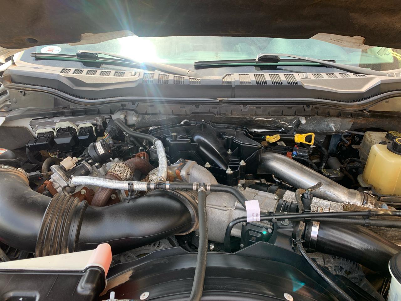 Ford Super Duty F-350 DRW XL 4WD Crew Cab 179" WB 60" CA 2017