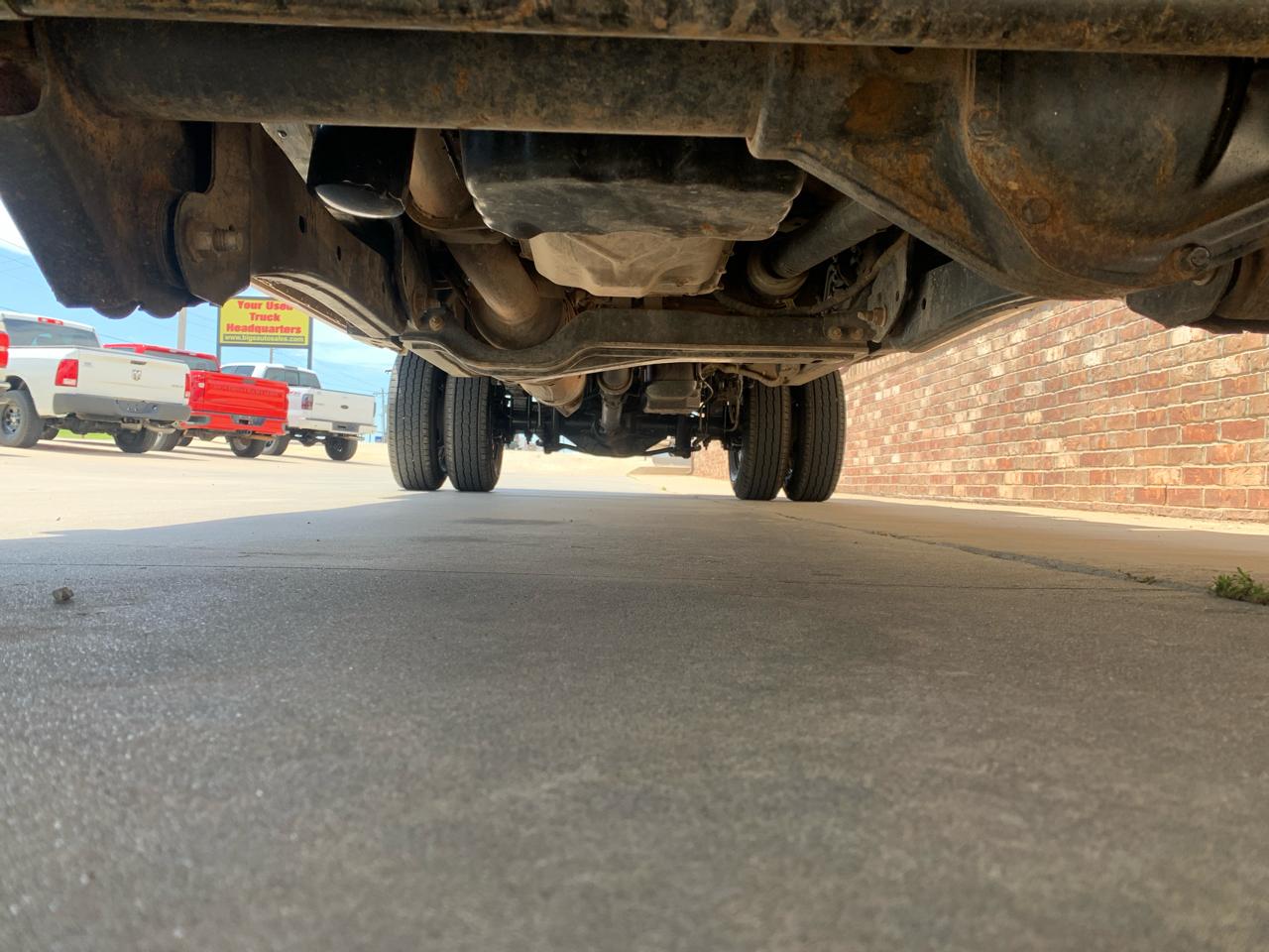 Ford Super Duty F-350 DRW XL 4WD Crew Cab 179" WB 60" CA 2017