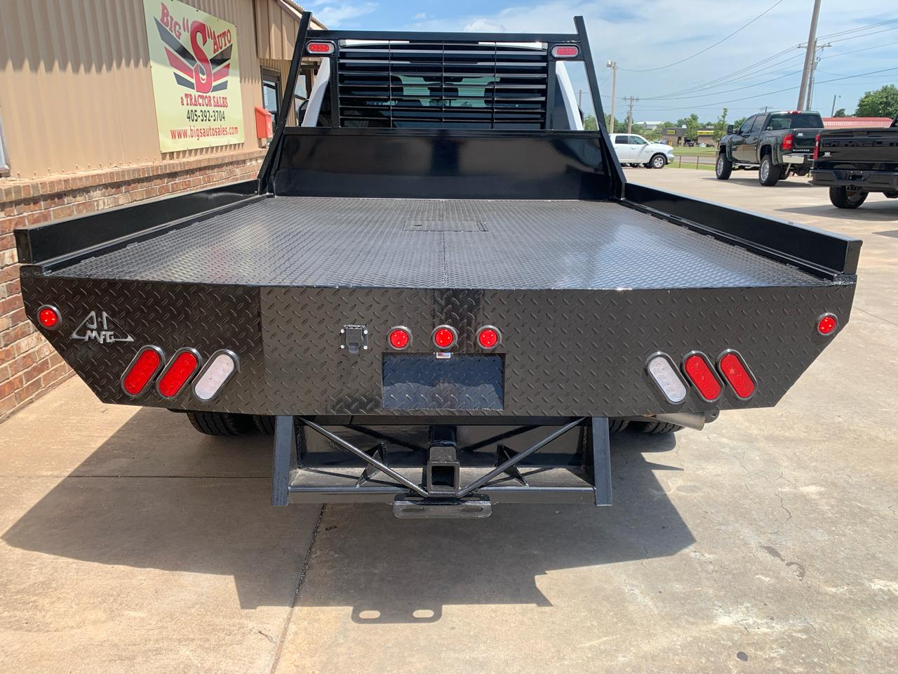 Ford Super Duty F-350 DRW XL 4WD Crew Cab 179" WB 60" CA 2017