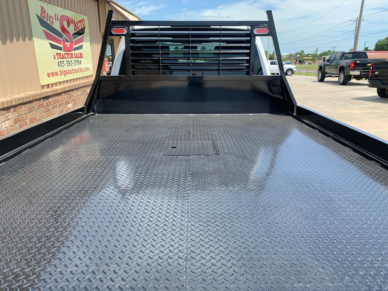 Ford Super Duty F-350 DRW XL 4WD Crew Cab 179" WB 60" CA 2017