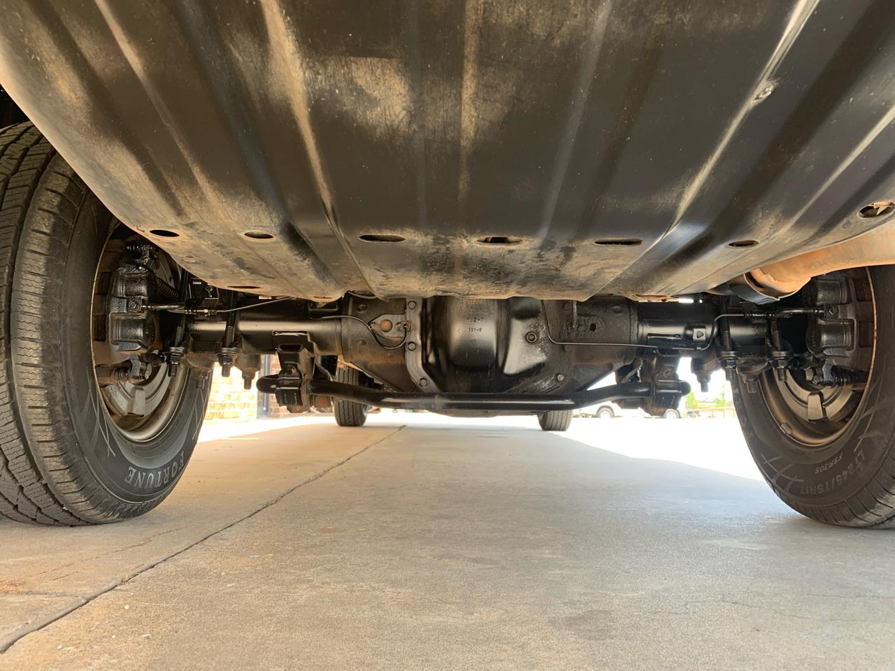 Ford Super Duty F-350 DRW XL 4WD Crew Cab 179" WB 60" CA 2017