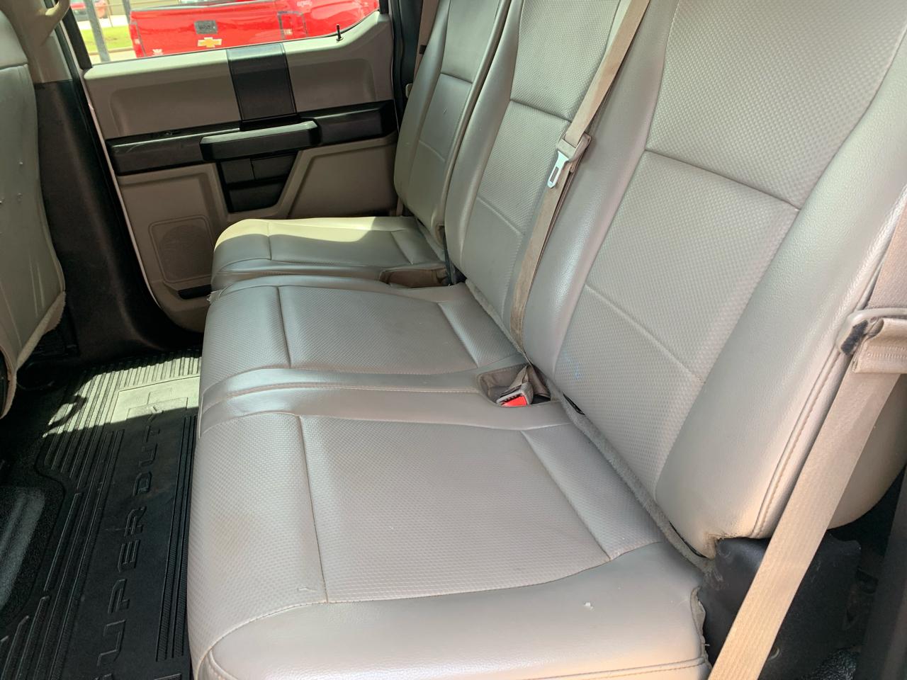 Ford Super Duty F-350 DRW XL 4WD Crew Cab 179" WB 60" CA 2017