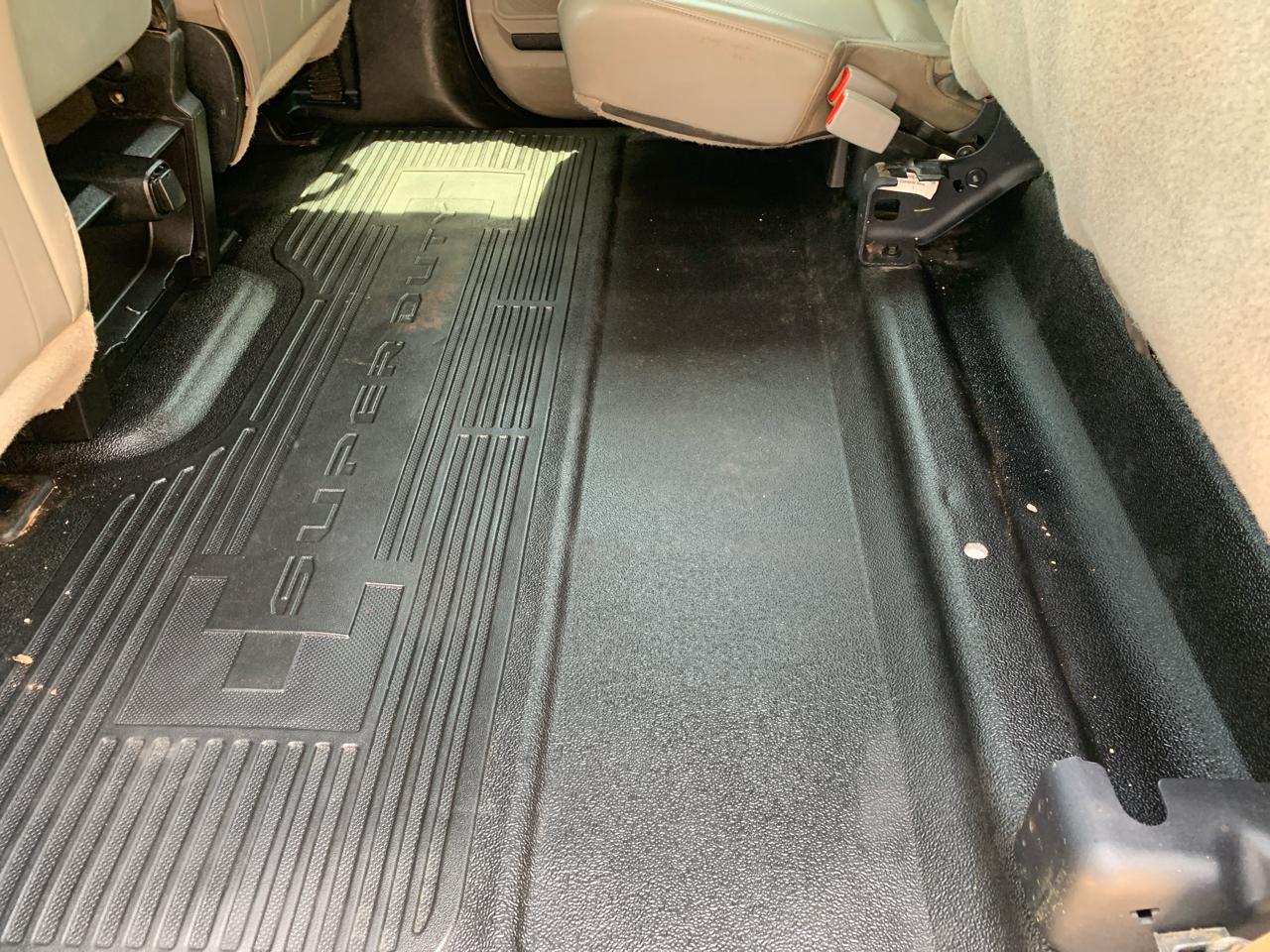 Ford Super Duty F-350 DRW XL 4WD Crew Cab 179" WB 60" CA 2017