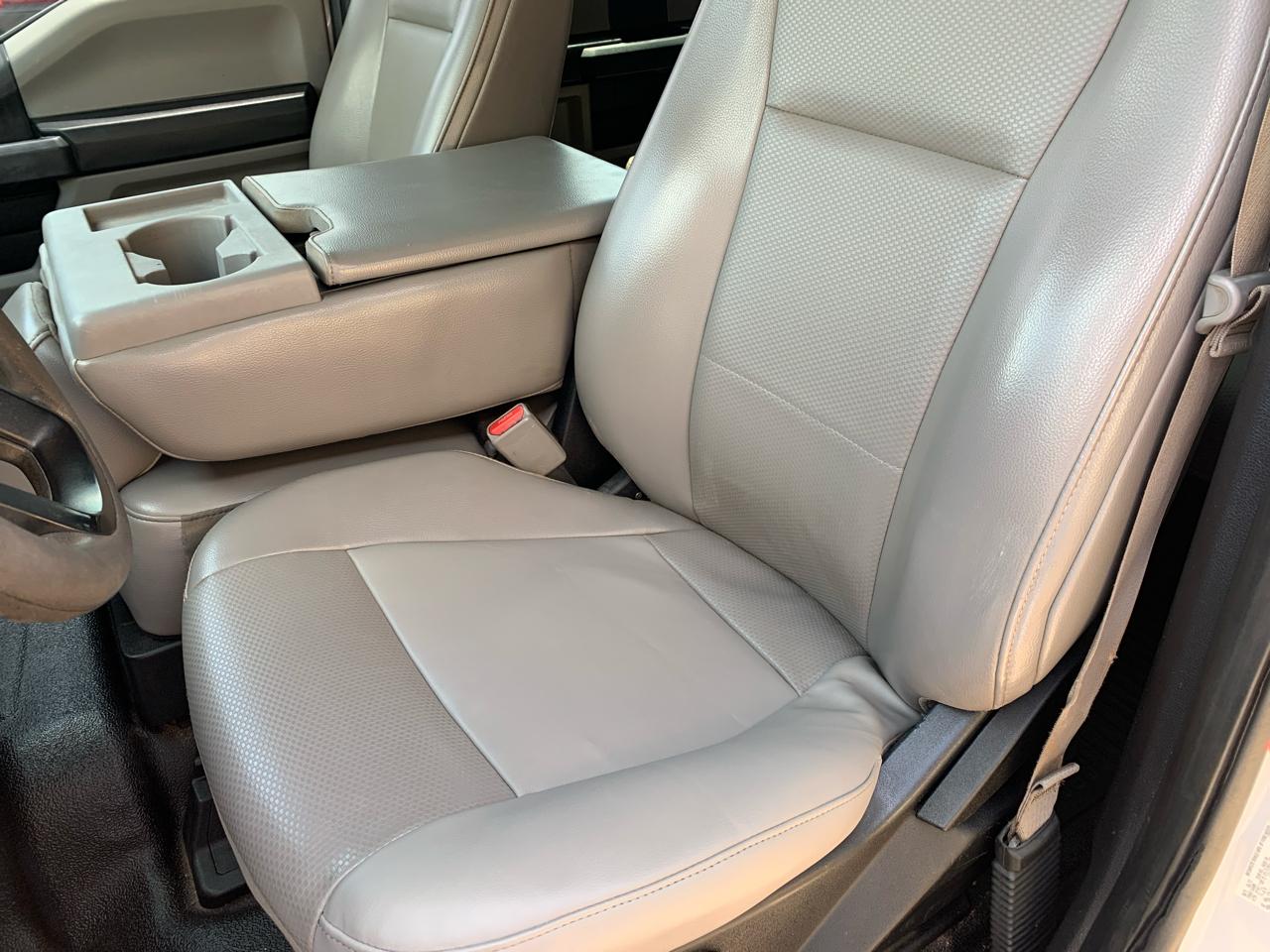 Ford Super Duty F-350 DRW XL 4WD Crew Cab 179" WB 60" CA 2017