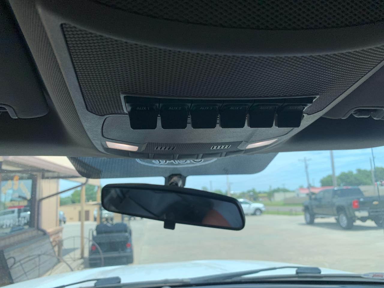 Ford Super Duty F-350 DRW XL 4WD Crew Cab 179" WB 60" CA 2017