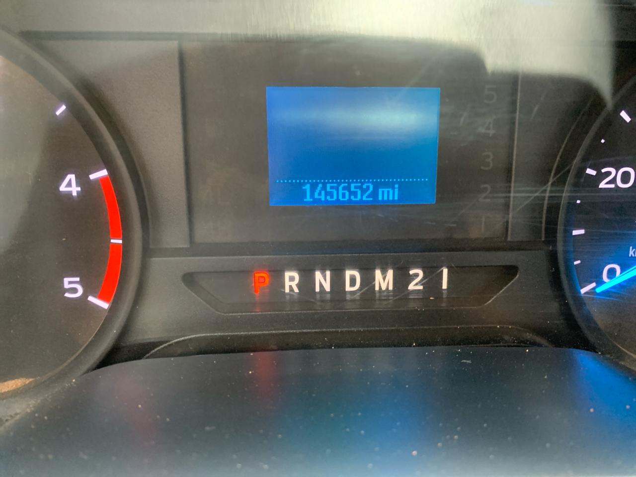 Ford Super Duty F-350 DRW XL 4WD Crew Cab 179" WB 60" CA 2017