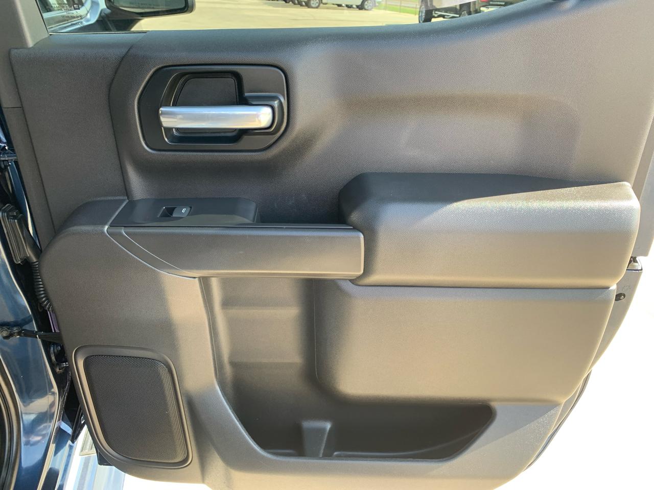 Chevrolet Silverado 1500 2WD Crew Cab 147" Custom 2021
