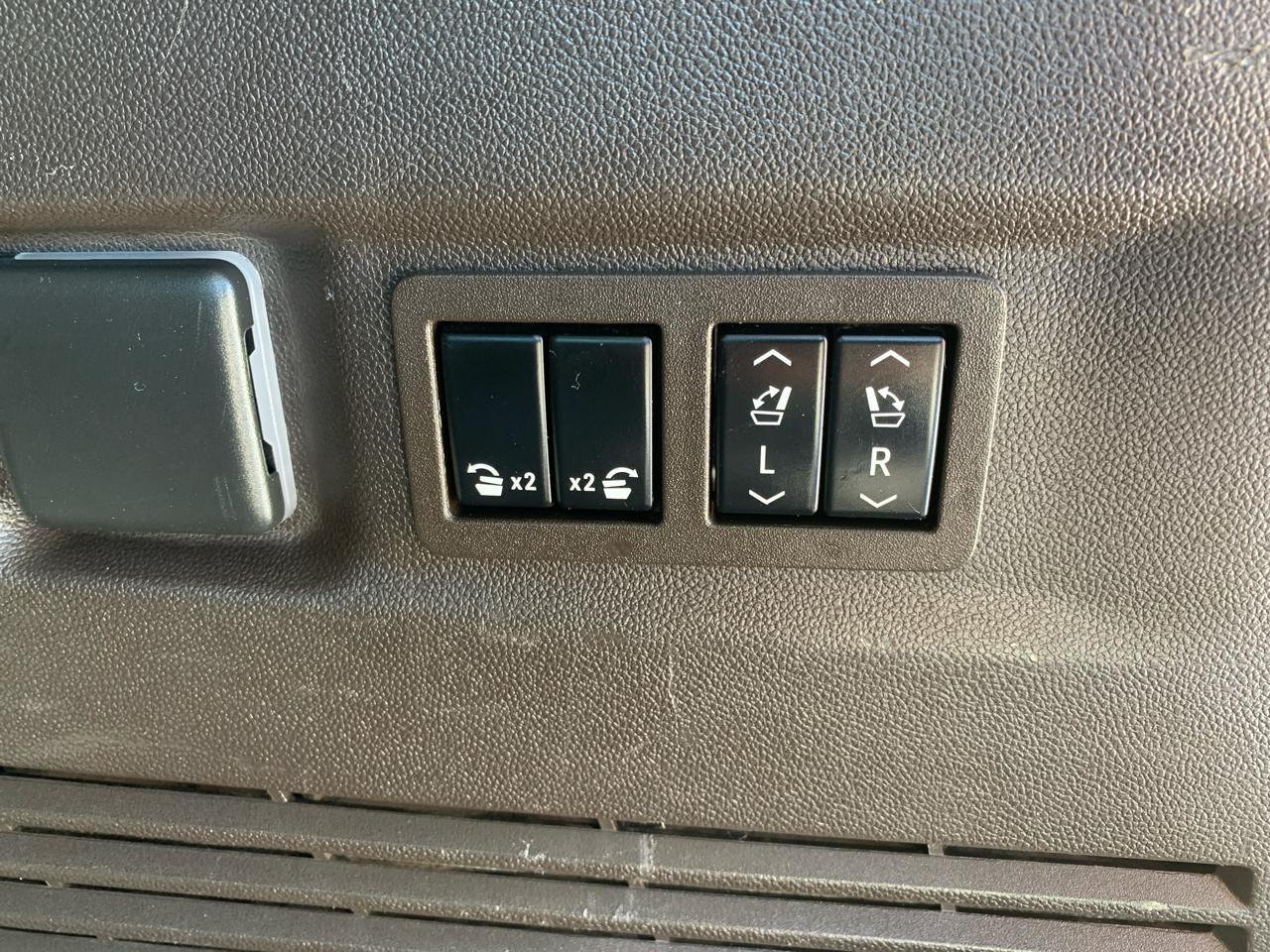 GMC Yukon XL 4WD 4dr SLT 2021