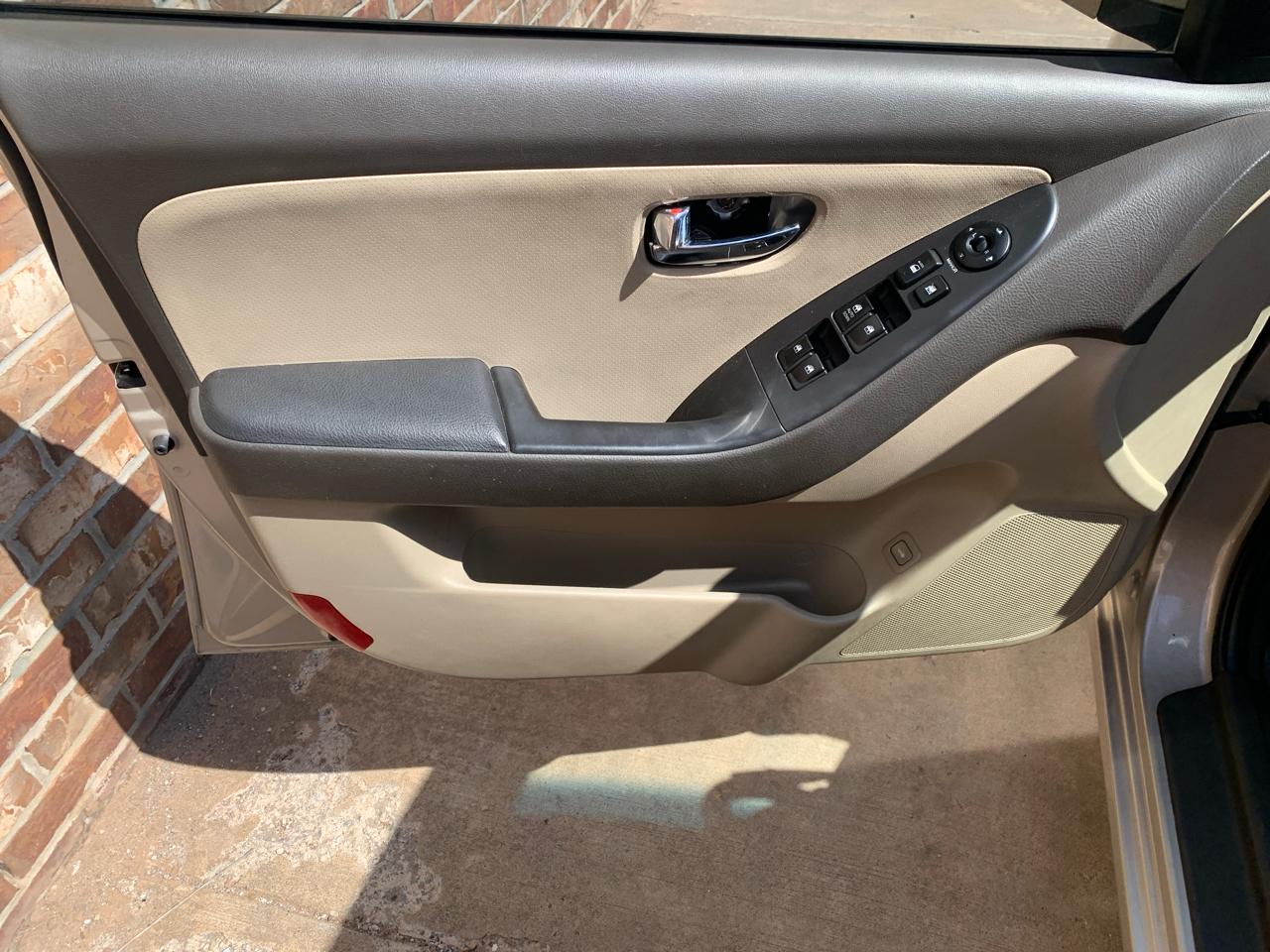 Hyundai Elantra 4dr Sdn Auto GLS PZEV 2010