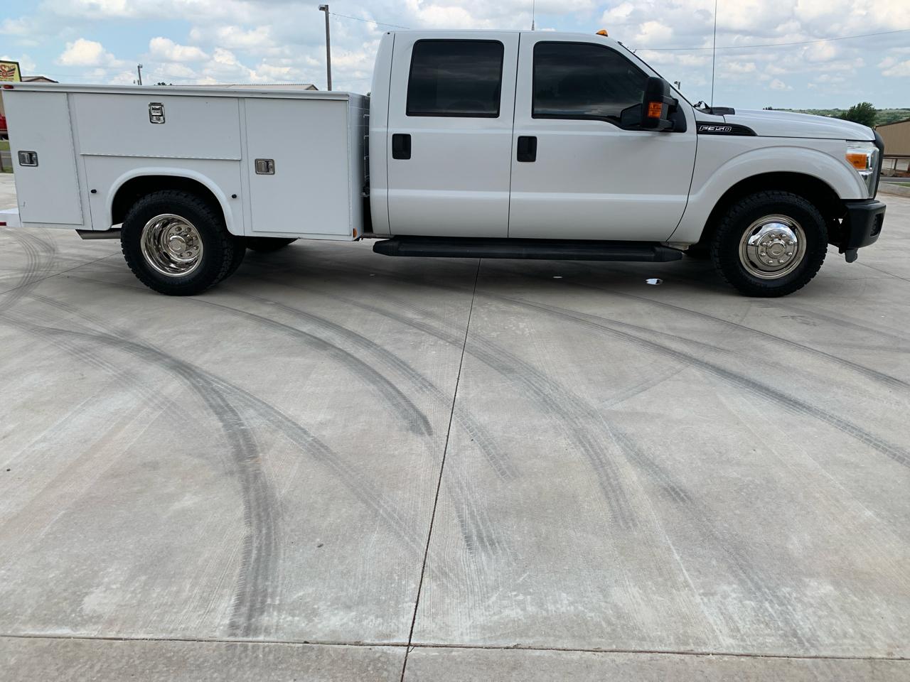 Ford Super Duty F-350 DRW 2WD Crew Cab 172" XL 2012