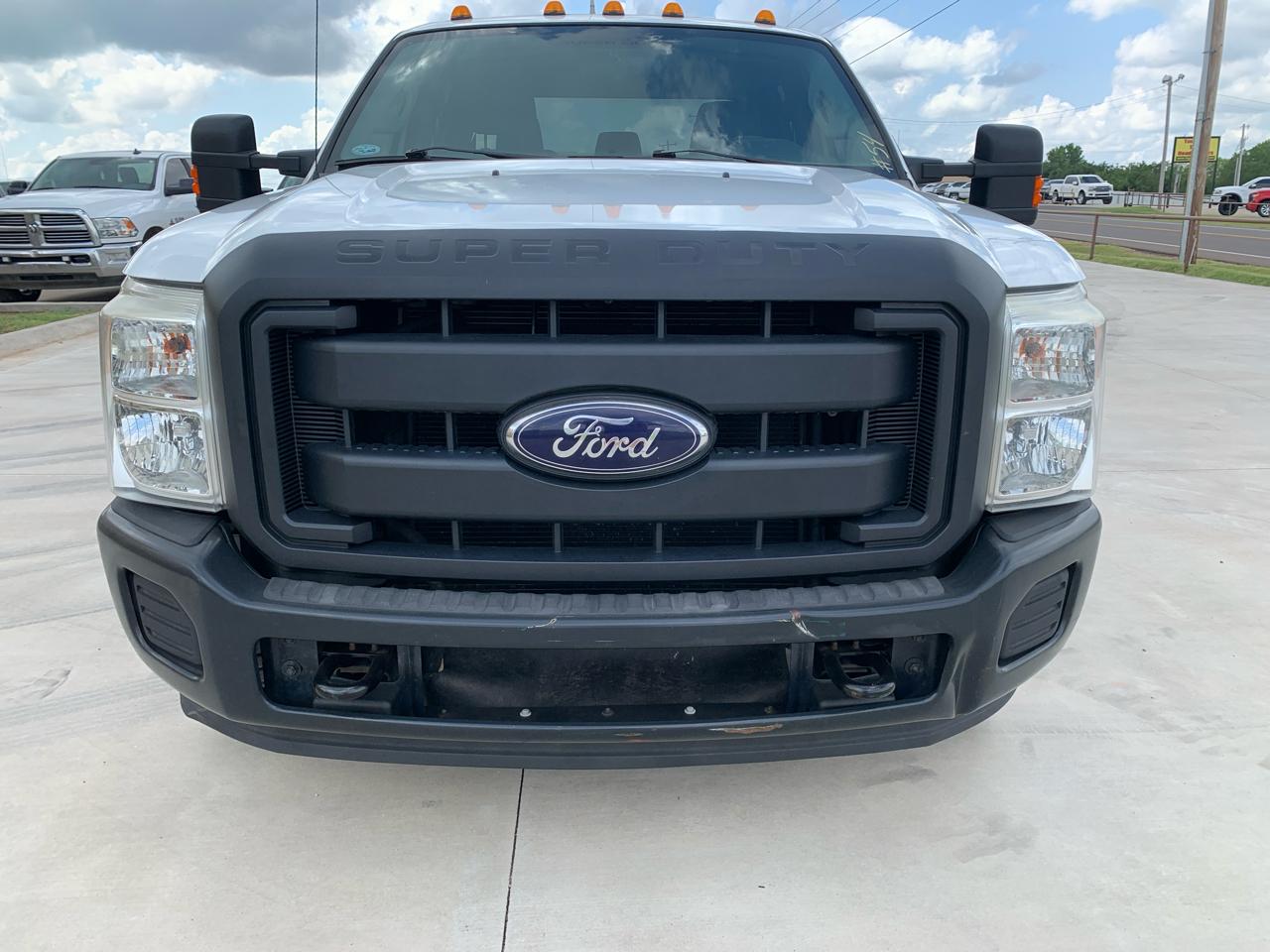 Ford Super Duty F-350 DRW 2WD Crew Cab 172" XL 2012