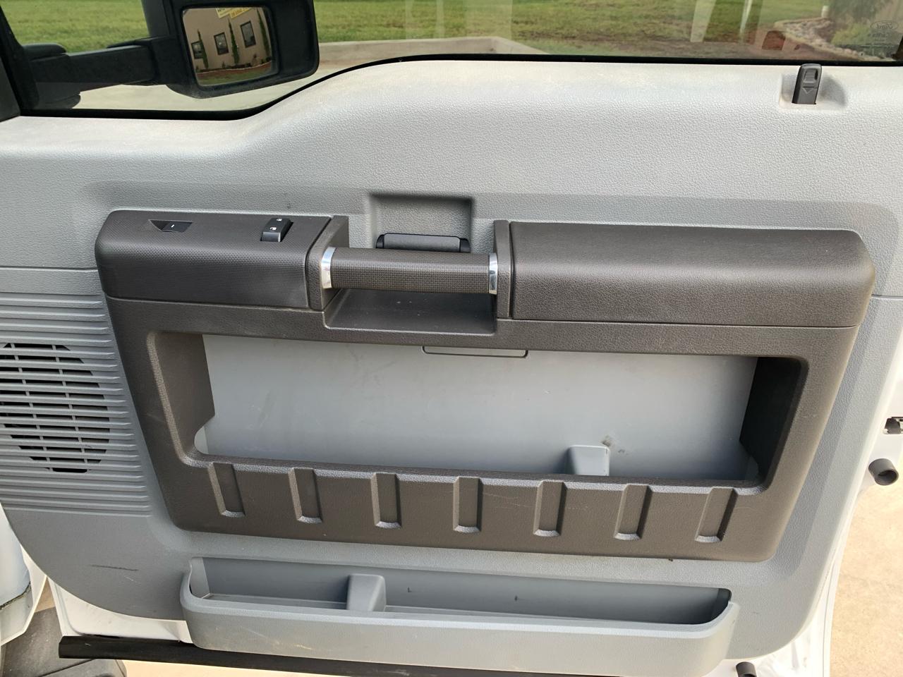 Ford Super Duty F-350 DRW 2WD Crew Cab 172" XL 2012