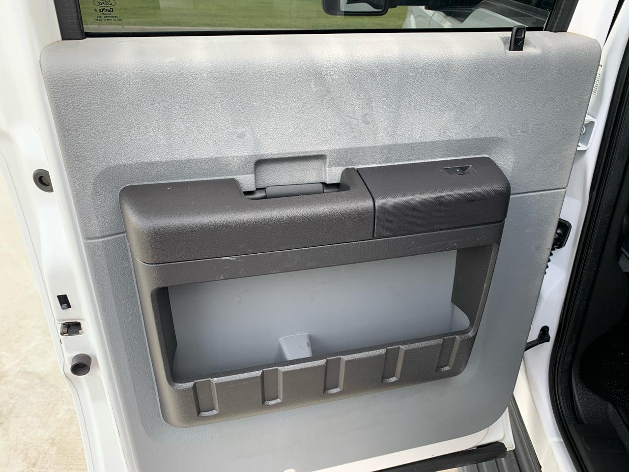 Ford Super Duty F-350 DRW 2WD Crew Cab 172" XL 2012