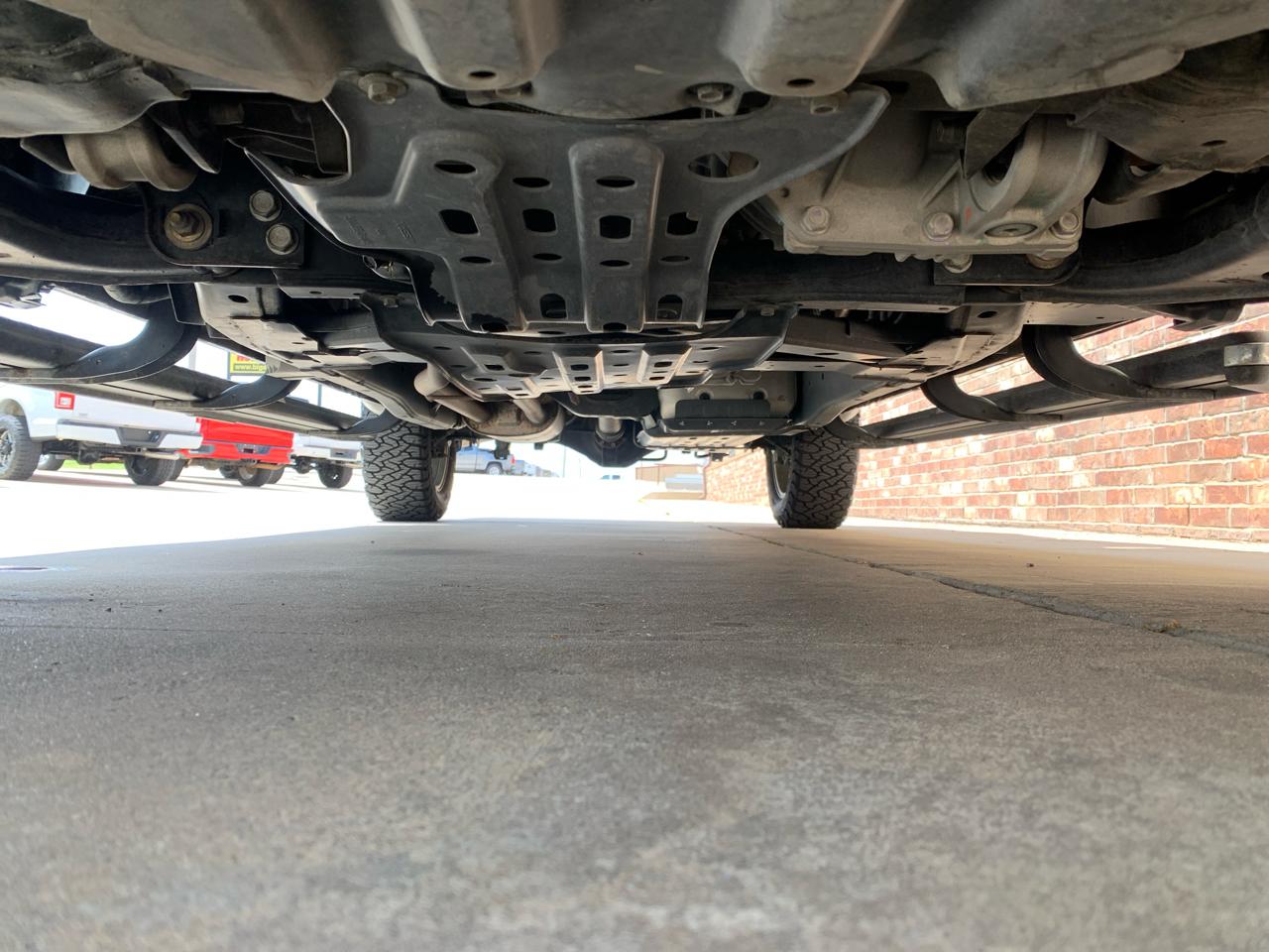 Nissan Titan 4x4 Crew Cab SV 2017
