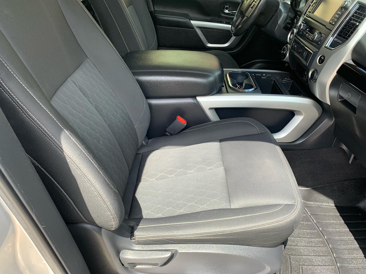 Nissan Titan 4x4 Crew Cab SV 2017
