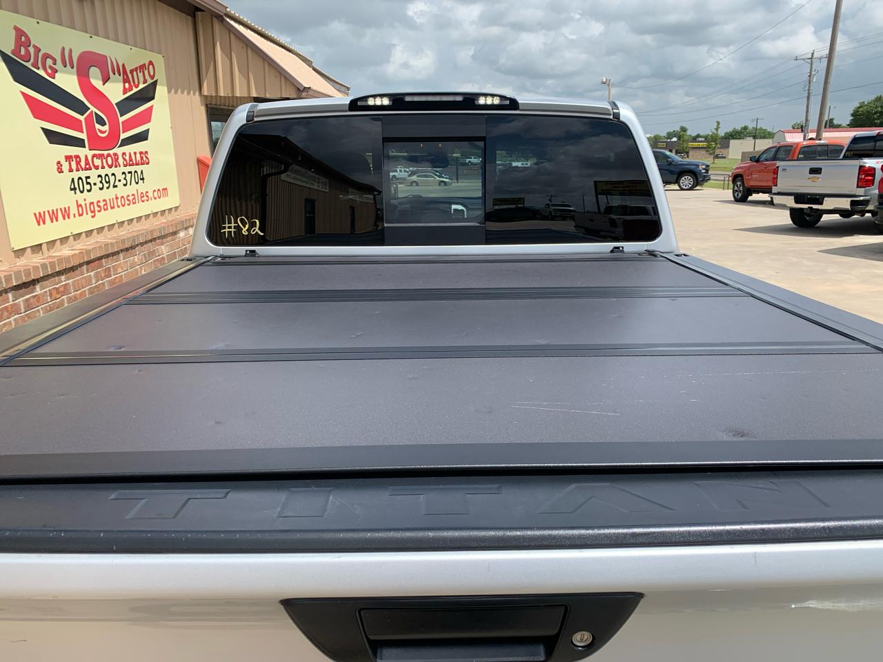 Nissan Titan 4x4 Crew Cab SV 2017