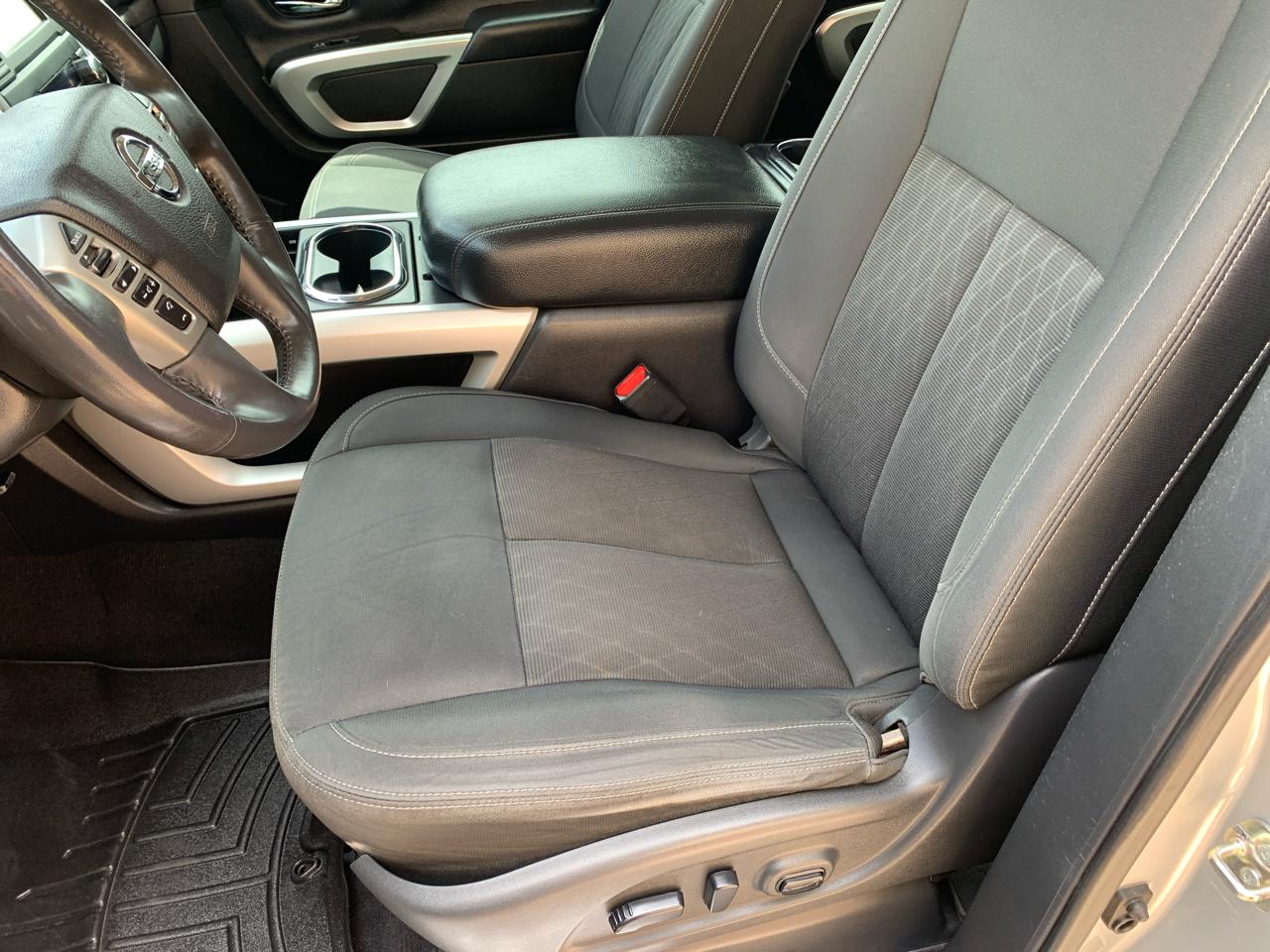Nissan Titan 4x4 Crew Cab SV 2017