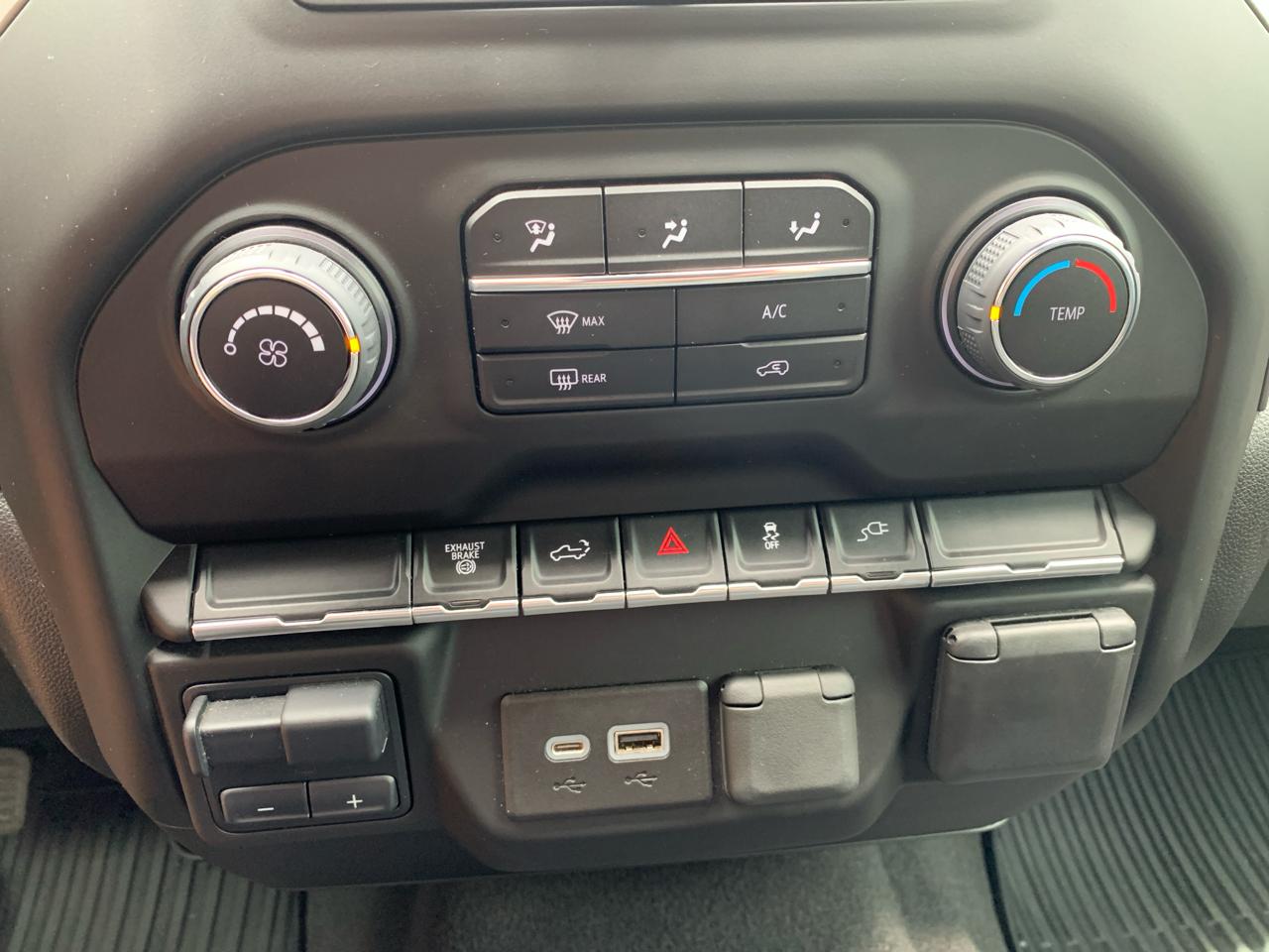 Chevrolet Silverado 2500HD 4WD Crew Cab 159" Custom 2022