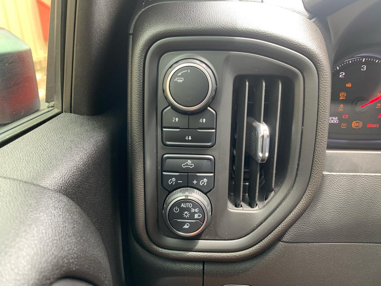 Chevrolet Silverado 2500HD 4WD Crew Cab 159" Custom 2022