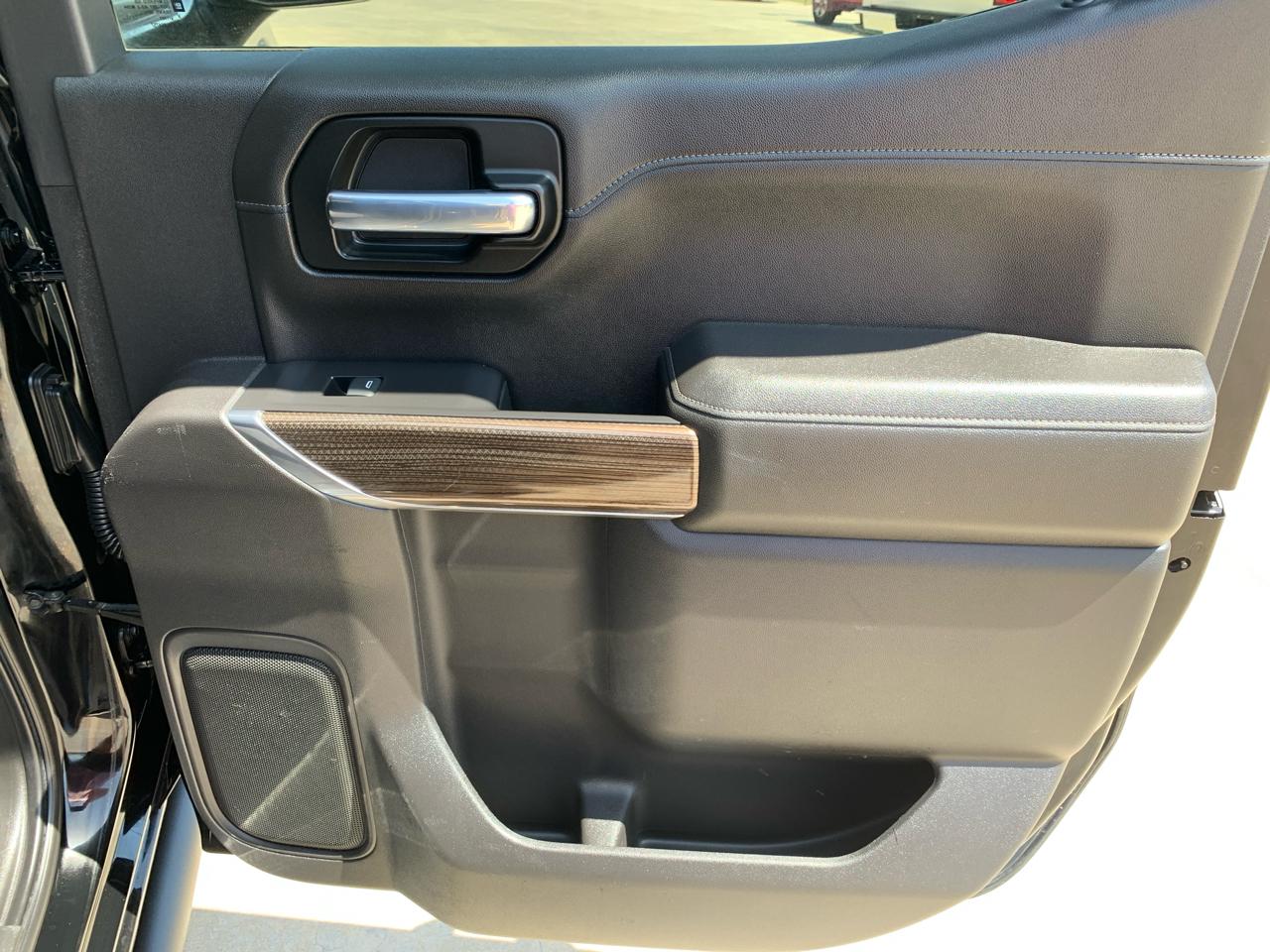Chevrolet Silverado 1500 4WD Crew Cab 147" RST 2021