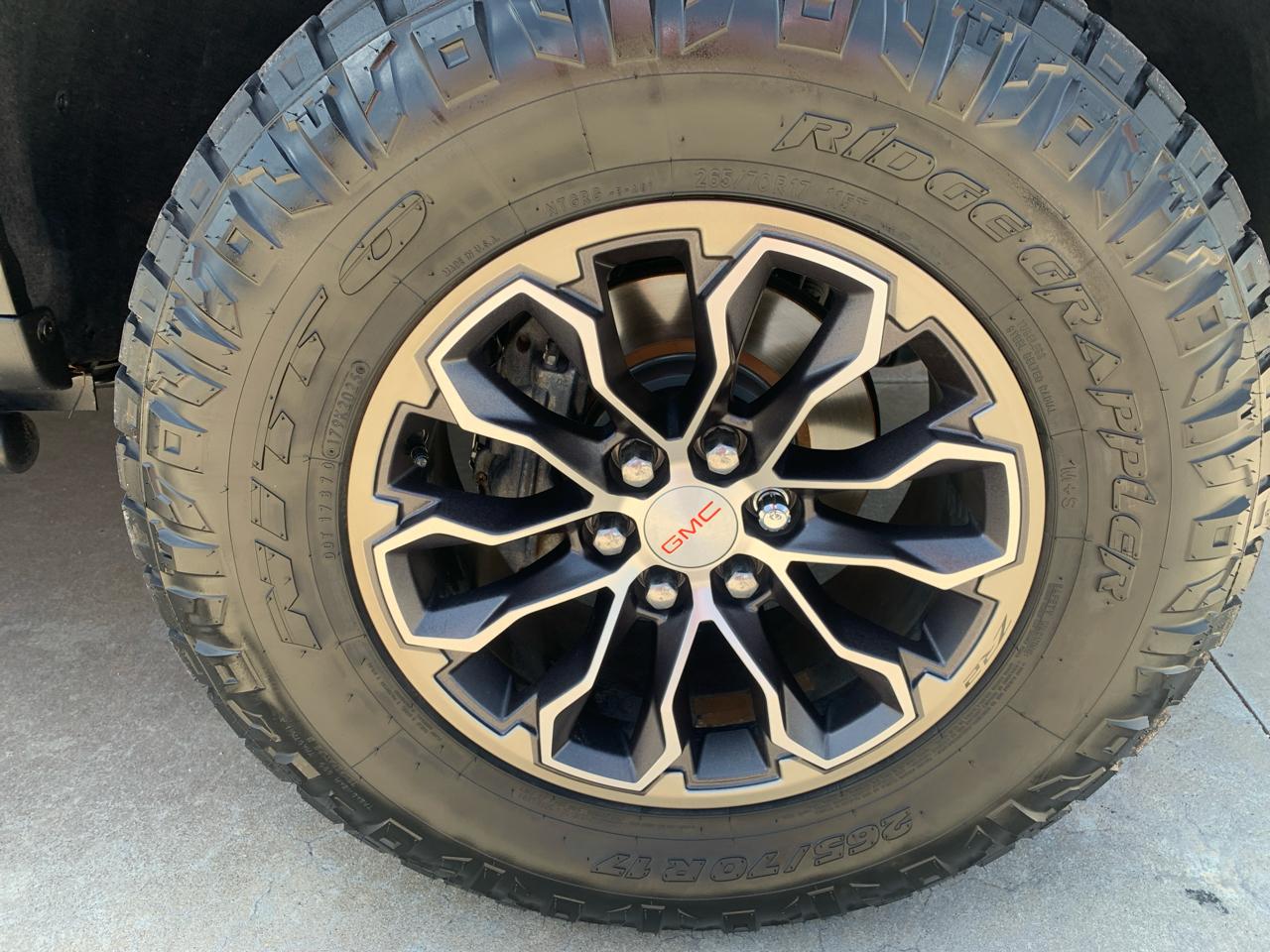 GMC Canyon 4WD Crew Cab 140.5" SLE 2017