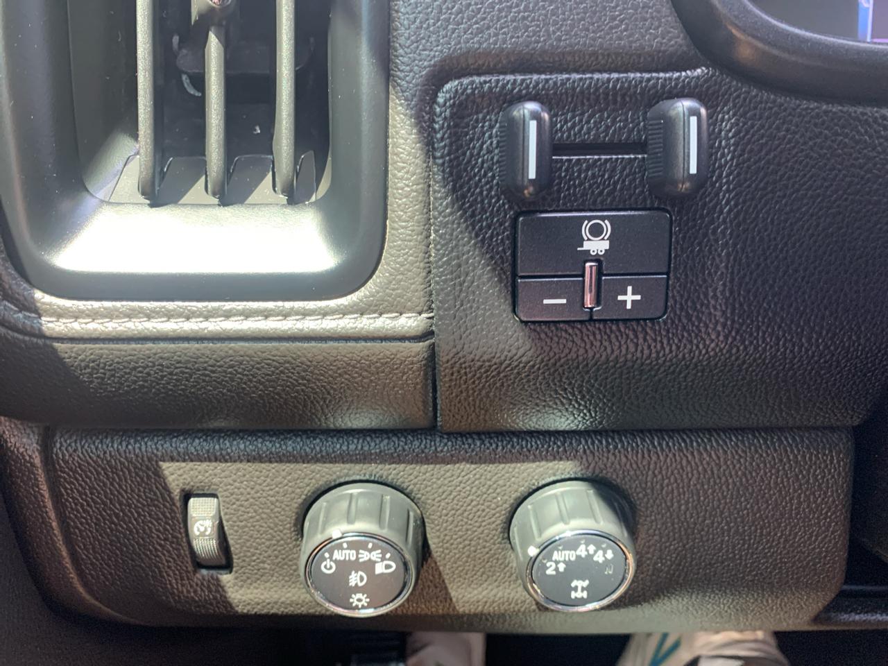 GMC Canyon 4WD Crew Cab 140.5" SLE 2017