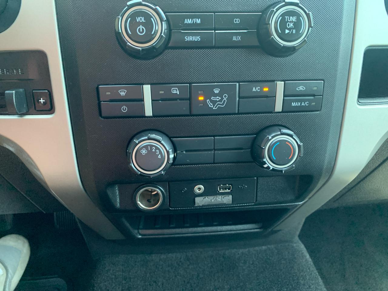 Ford F-150 2WD SuperCrew 139" XLT 2012
