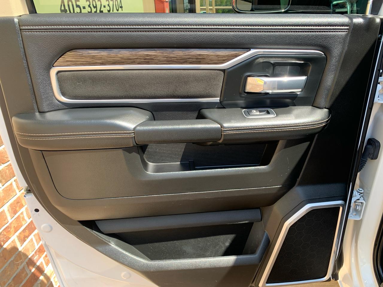 RAM 3500 Laramie 4x4 Crew Cab 8' Box 2020