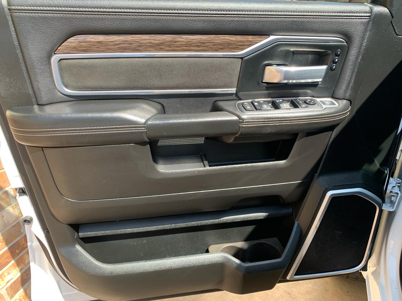 RAM 3500 Laramie 4x4 Crew Cab 8' Box 2020