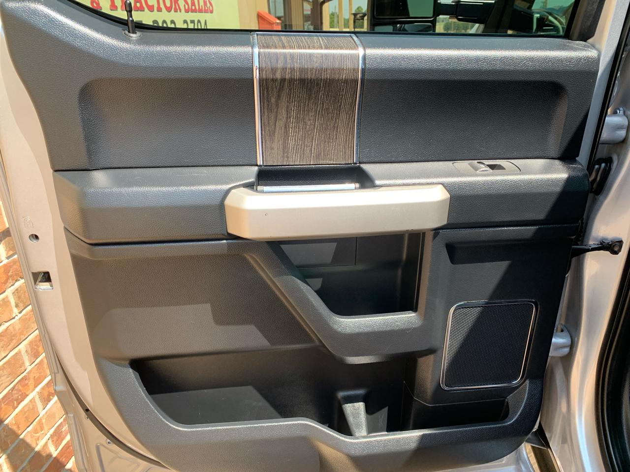 Ford Super Duty F-250 SRW 4WD Crew Cab 156" Lariat 2020
