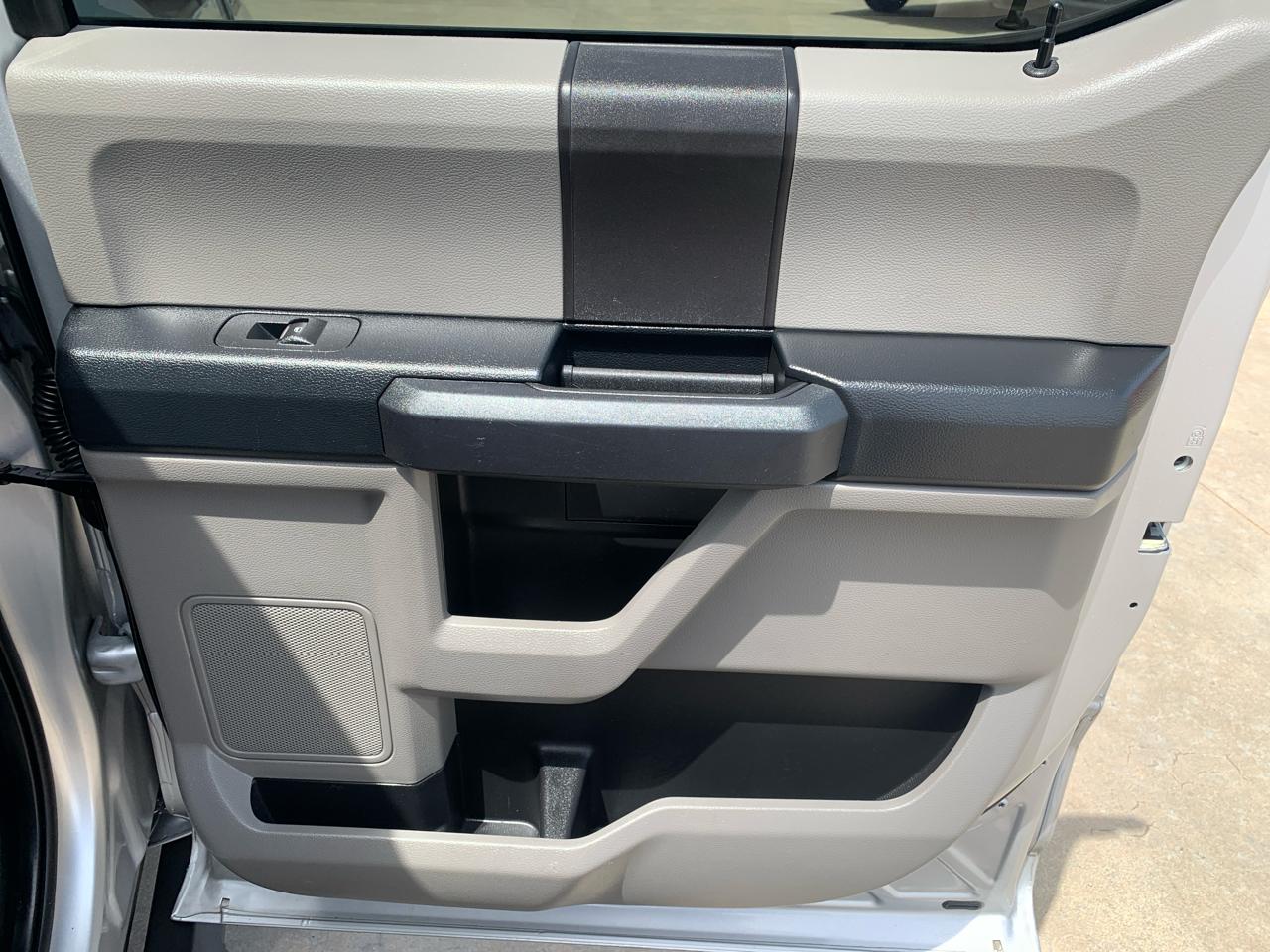 Ford F-150 2WD SuperCrew 145" STX 2019