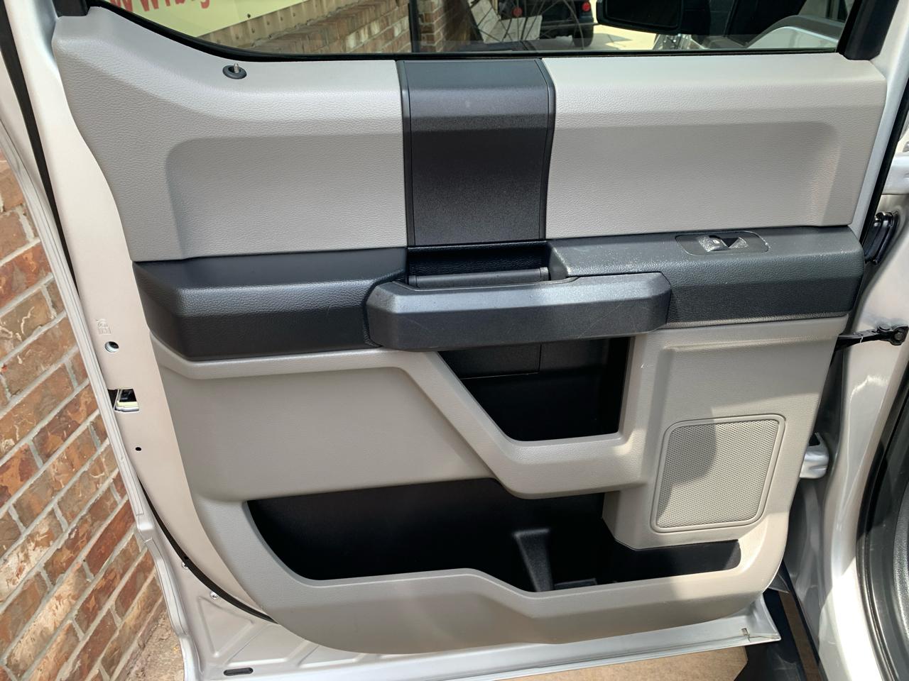 Ford F-150 2WD SuperCrew 145" STX 2019