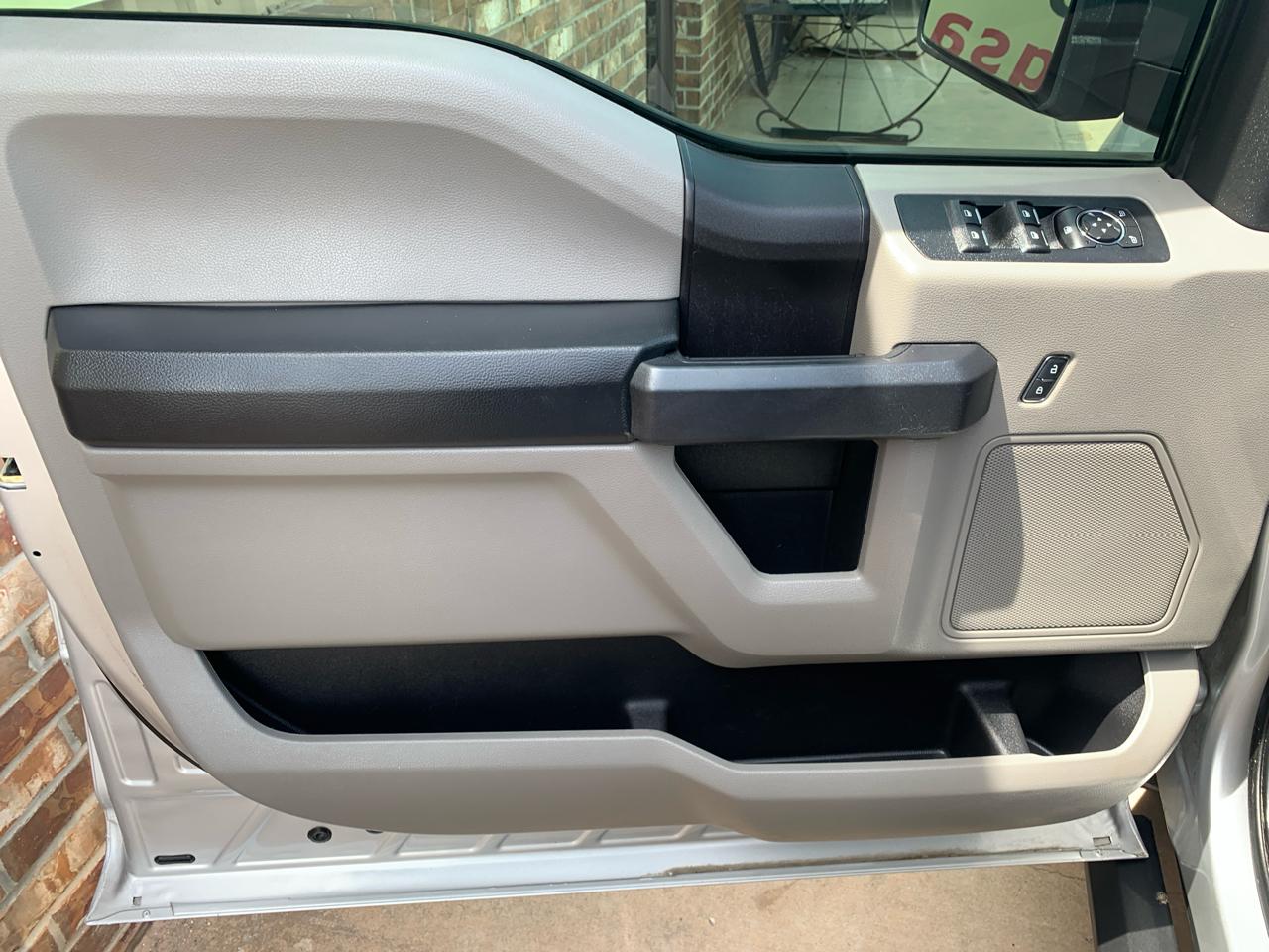 Ford F-150 2WD SuperCrew 145" STX 2019