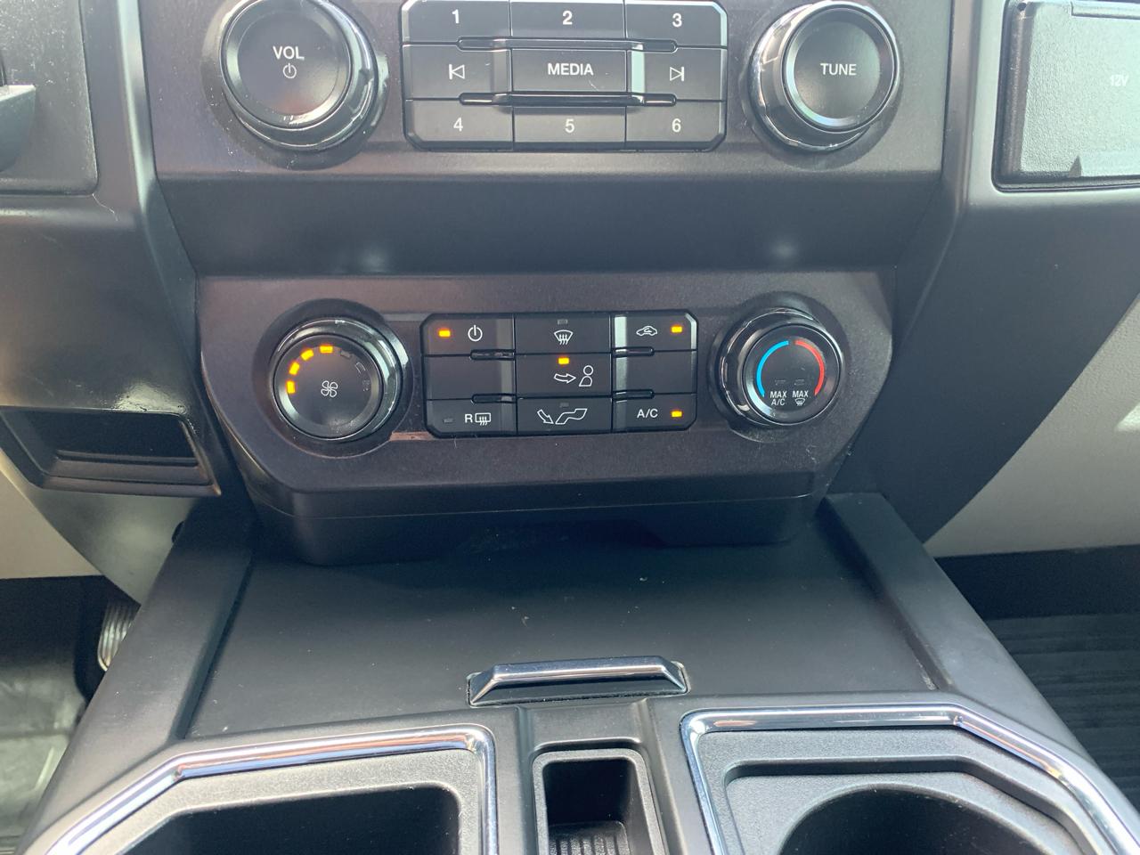 Ford F-150 2WD SuperCrew 145" STX 2019