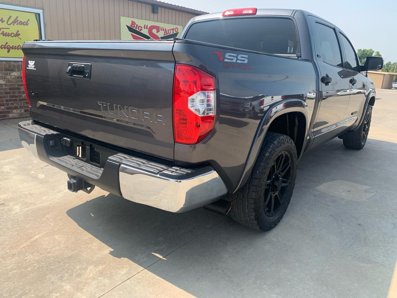 Toyota Tundra 4WD  2017