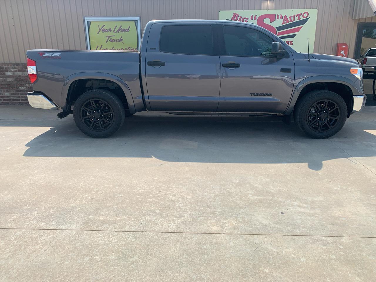 Toyota Tundra 4WD  2017