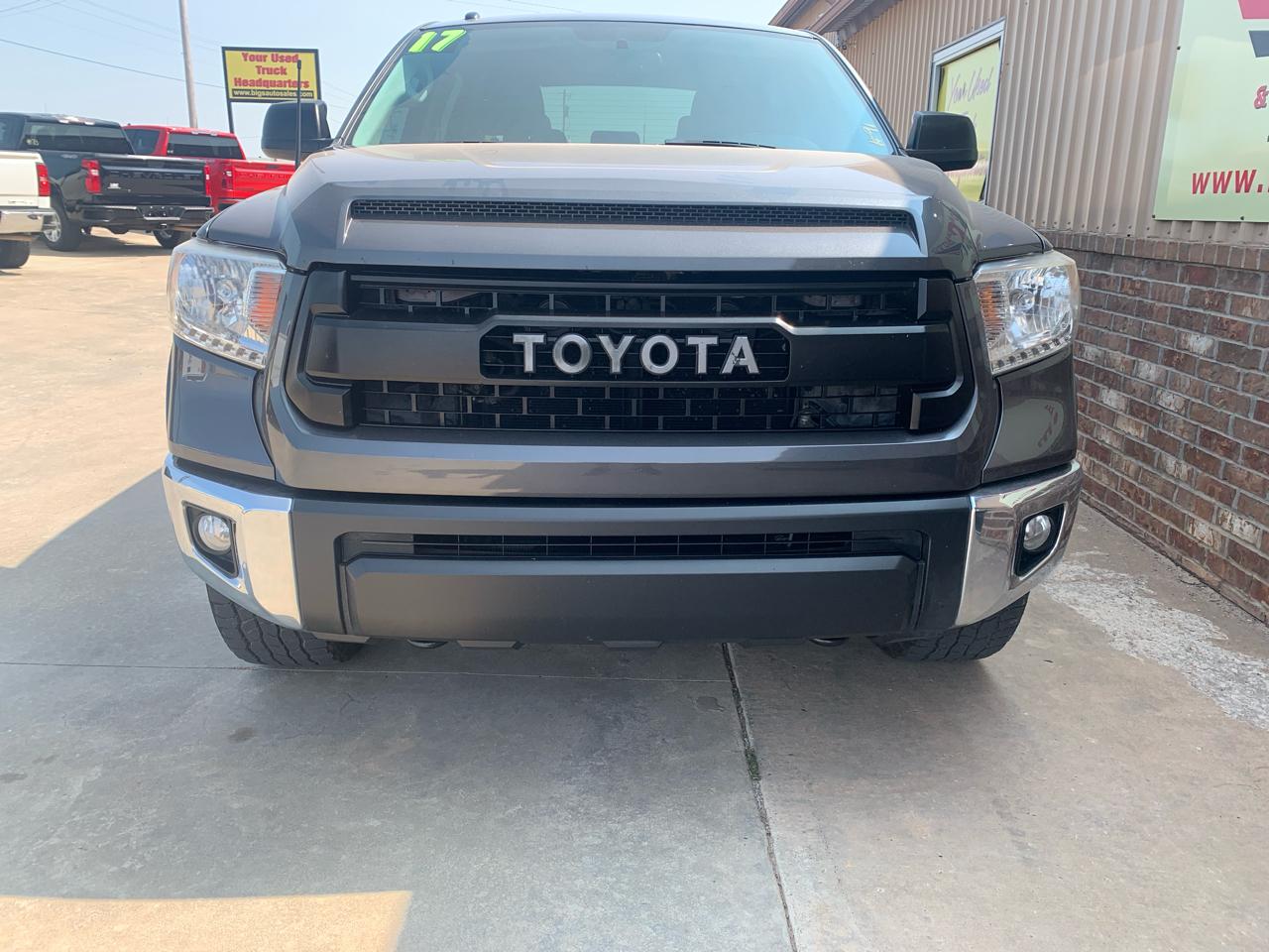 Toyota Tundra 4WD  2017
