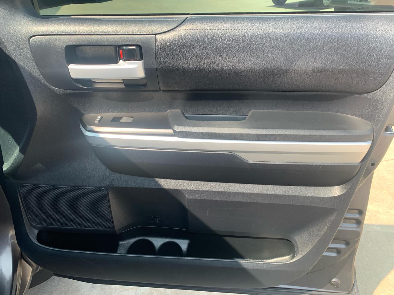 Toyota Tundra 4WD  2017