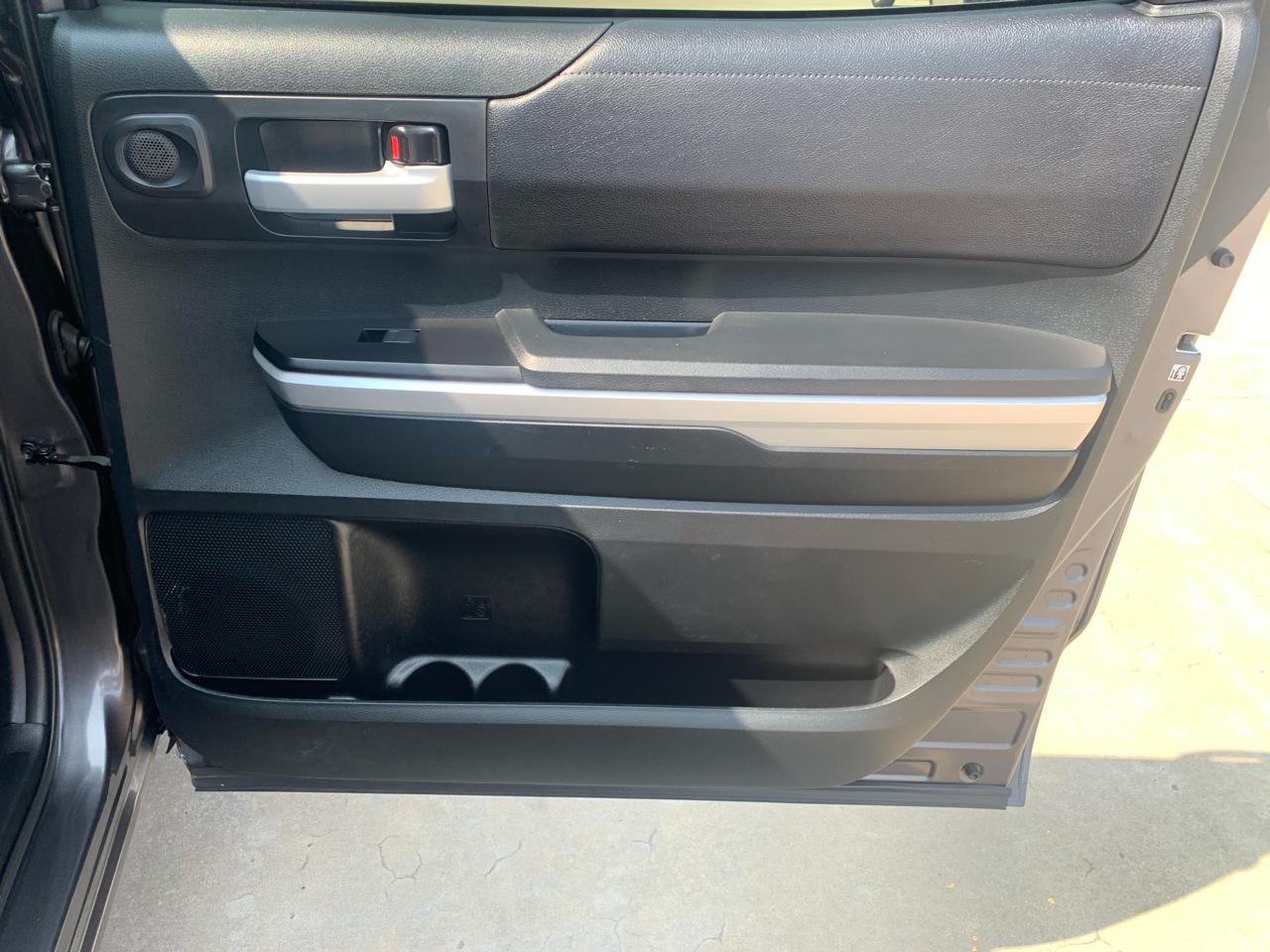 Toyota Tundra 4WD  2017