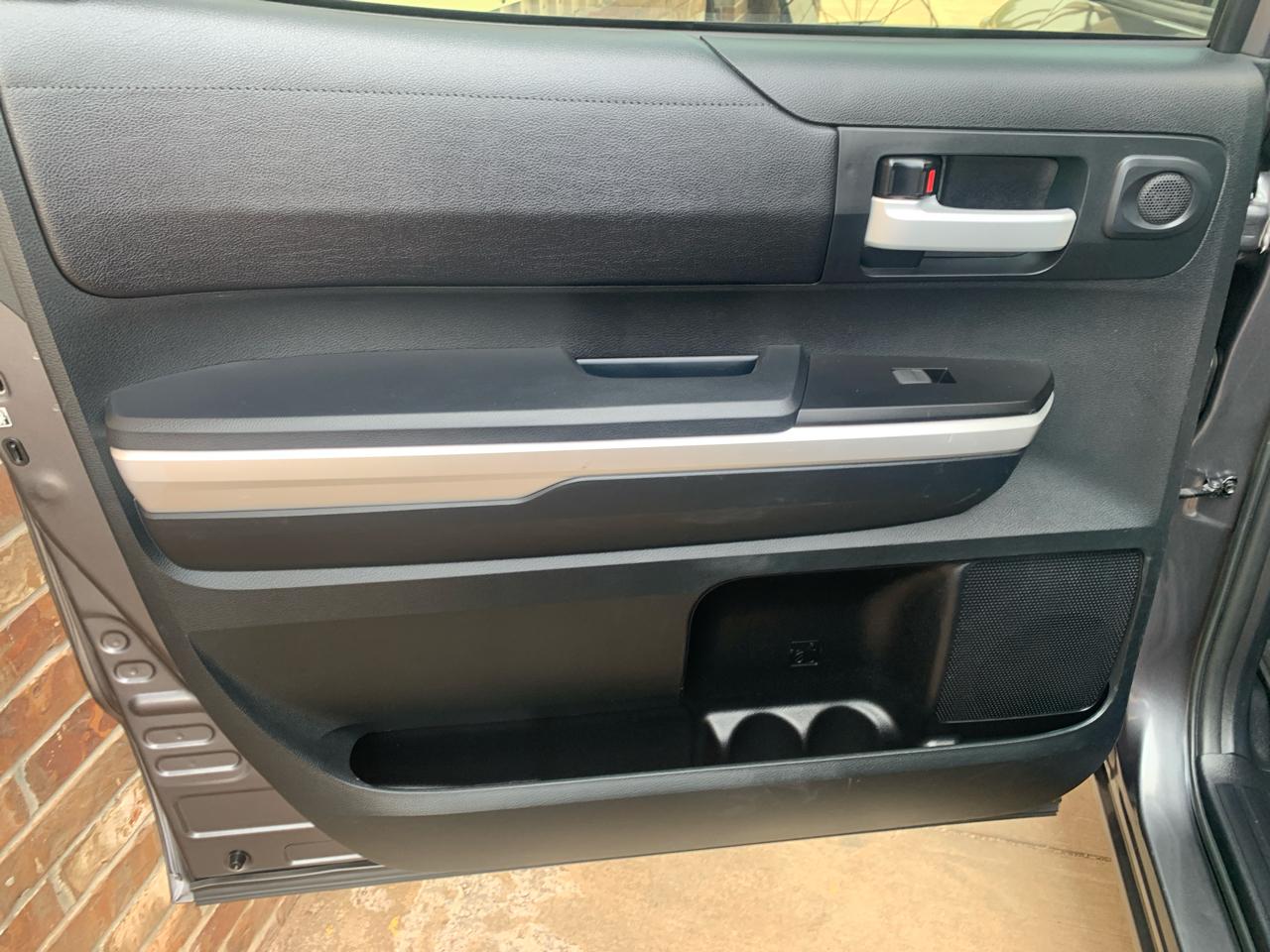 Toyota Tundra 4WD  2017